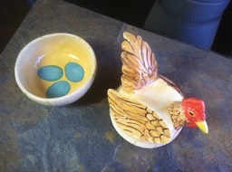 Hen on Nest pot (sold)